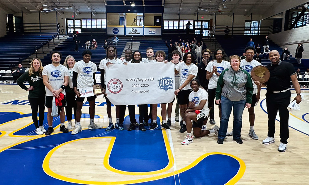 Basketball Team Wins First Region 20 Championship